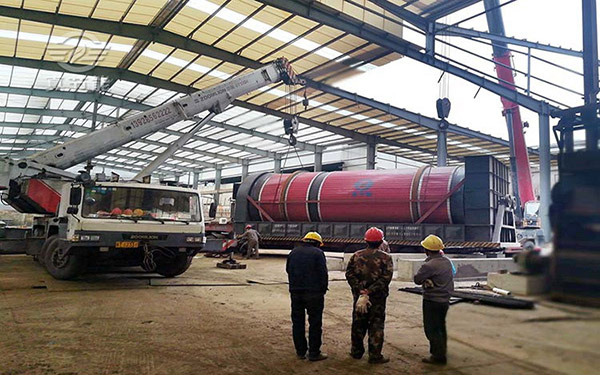 棕櫚粕烘干機(jī)吊裝現(xiàn)場(chǎng) 棕櫚粕烘干機(jī)吊裝現(xiàn)場(chǎng)